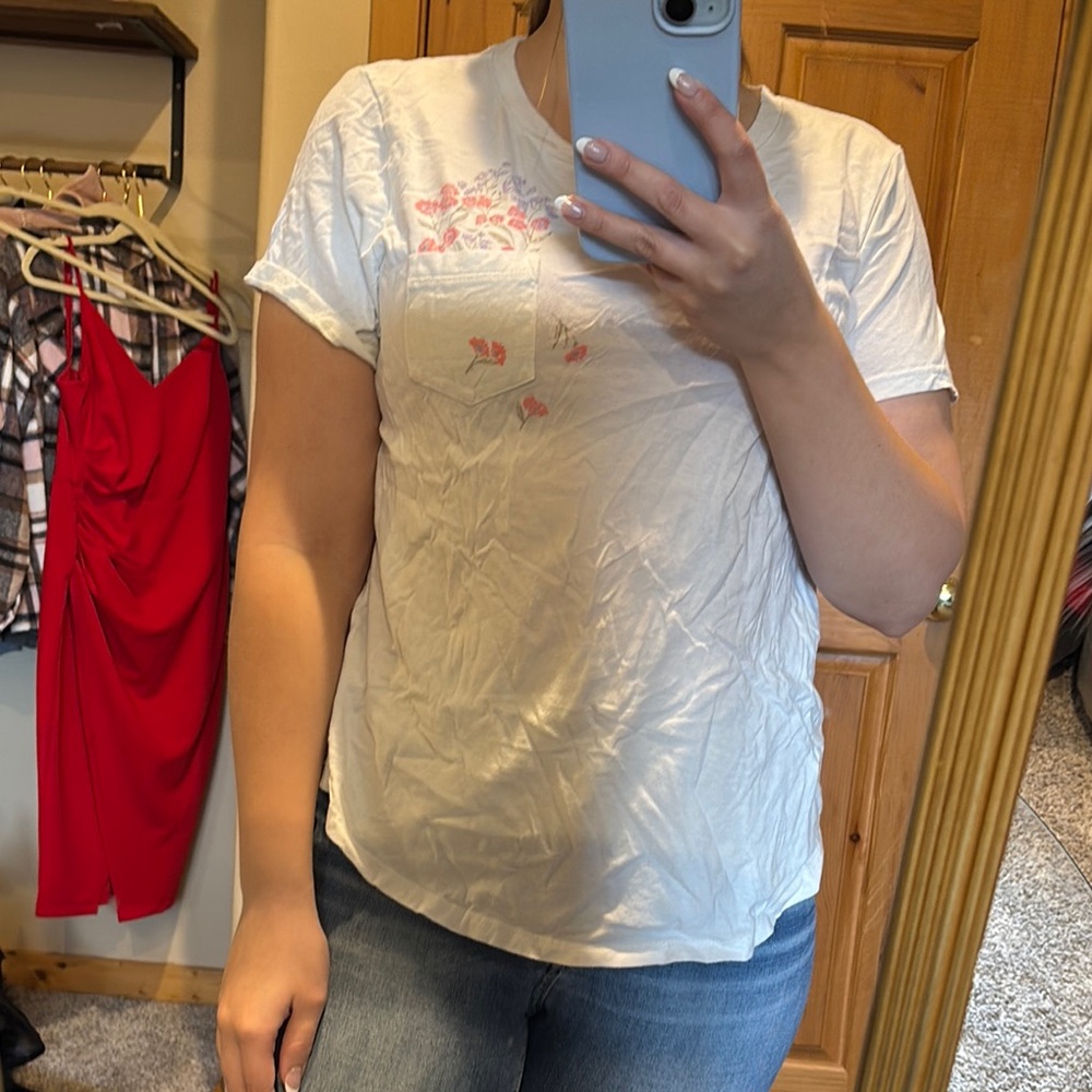 Old Navy White Floral Short Sleeve Tee